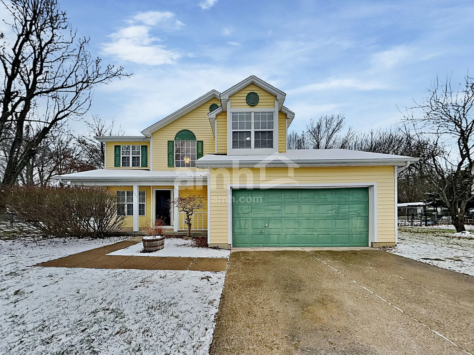 3 bed, 2.5 bath, 1622 sqft, $2,385 — Photo 1