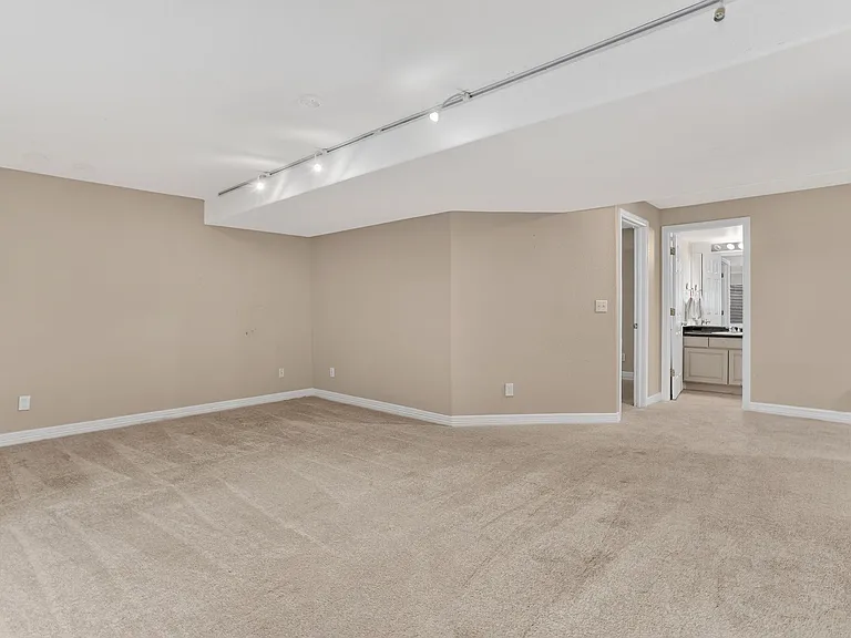 6472 S Jamaica Cir — Photo 40