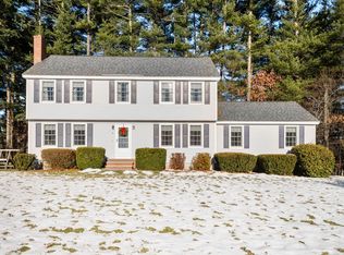 4 Michaels Dr, Tyngsboro, MA 01879