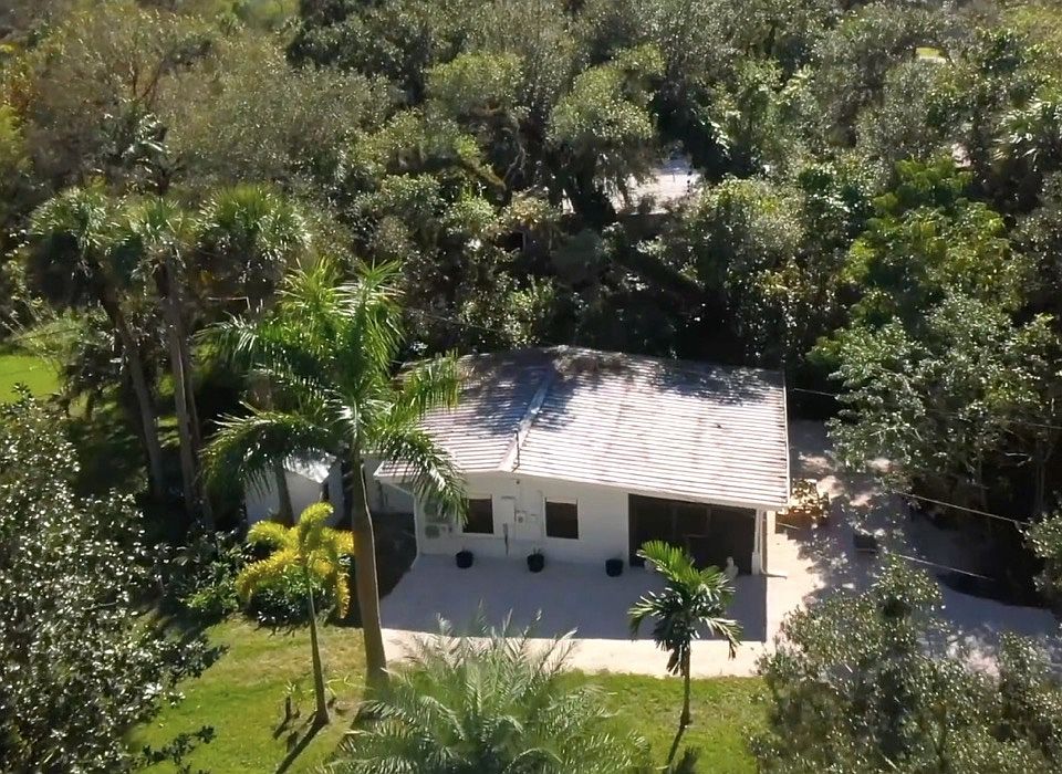 1st image of 17800 Caloosa Dr