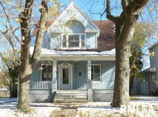 504 W Walnut St, Clinton, IL 61727