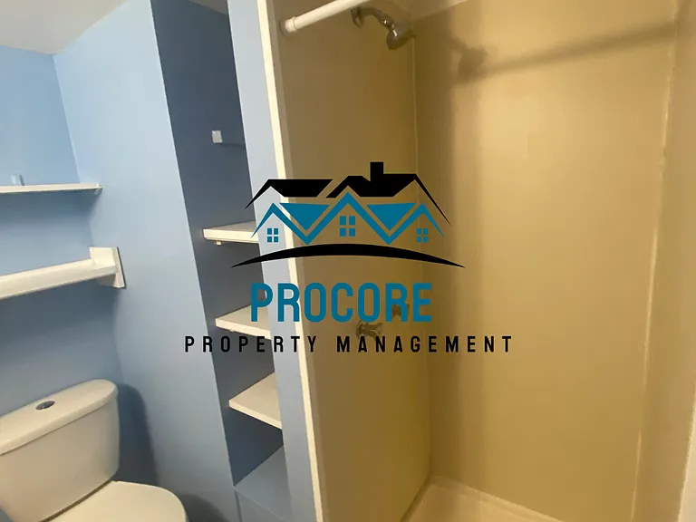 1207 W Washington St — Photo 89