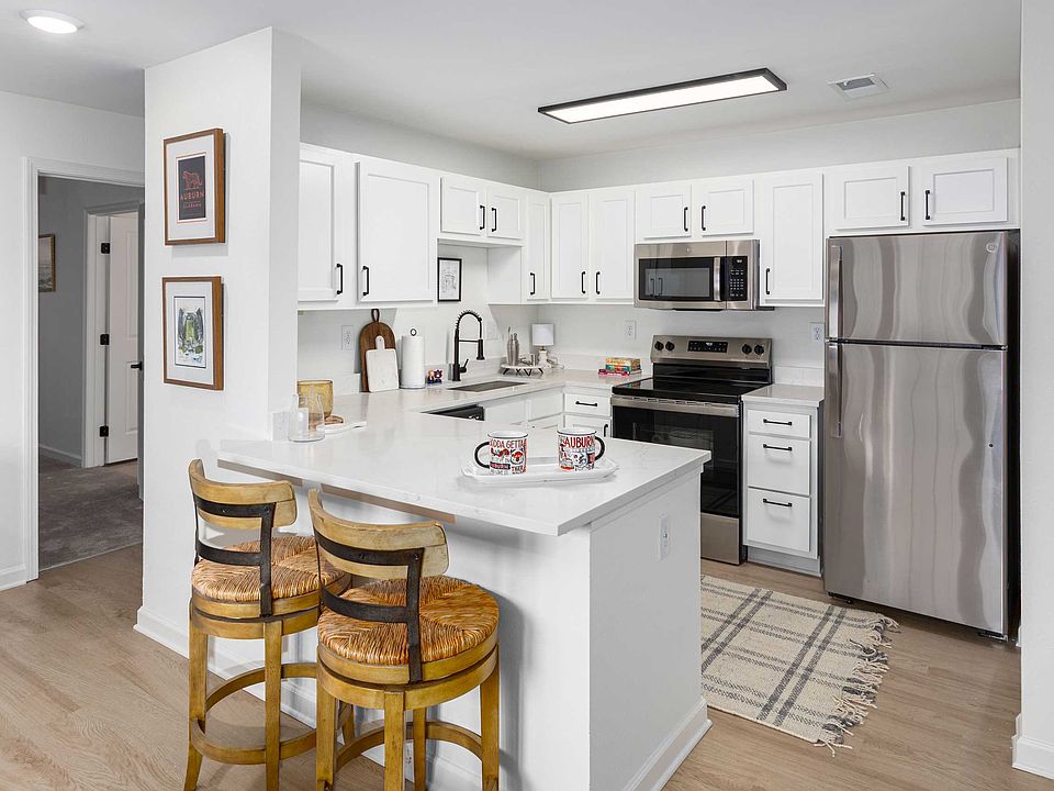 1st image of 626 Shug Jordan Pkwy #3