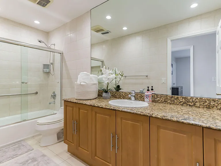 7572 Silver Woods Ct — Photo 13