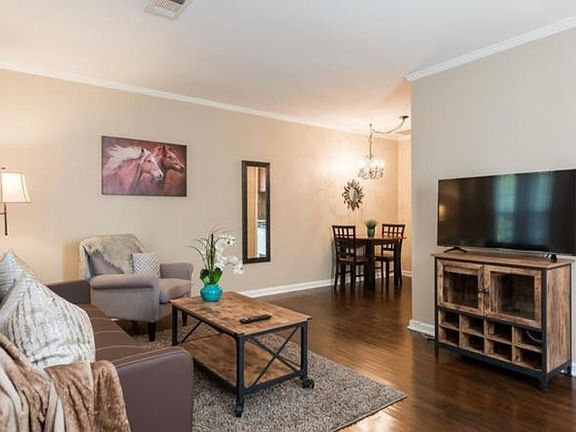 2nd image of 887 Vedado Way NE APT 4