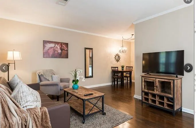 887 Vedado Way NE #4 — Photo 2