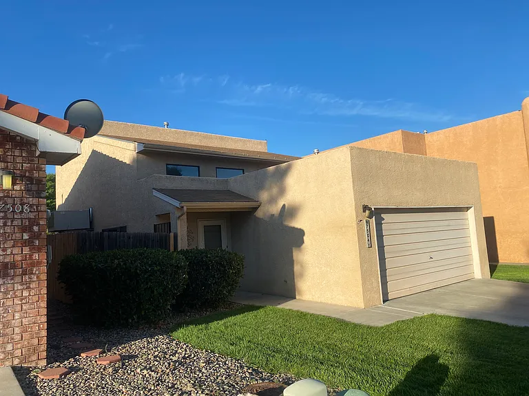 7504 Santa Barbara Rd NE — Photo 10
