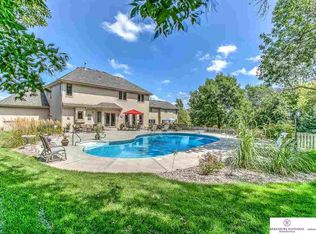 16617 Olive St, Omaha, NE 68136