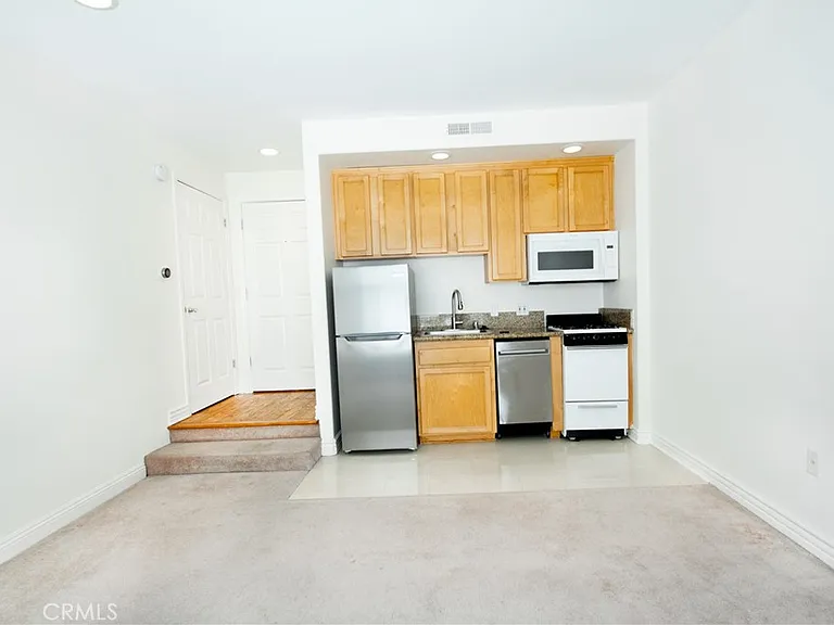 3662 Clarington Ave #3 — Photo 22