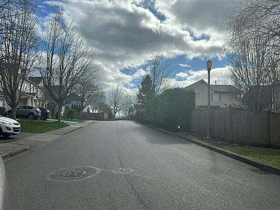 5th image of 3113 Maplewood Cir NE