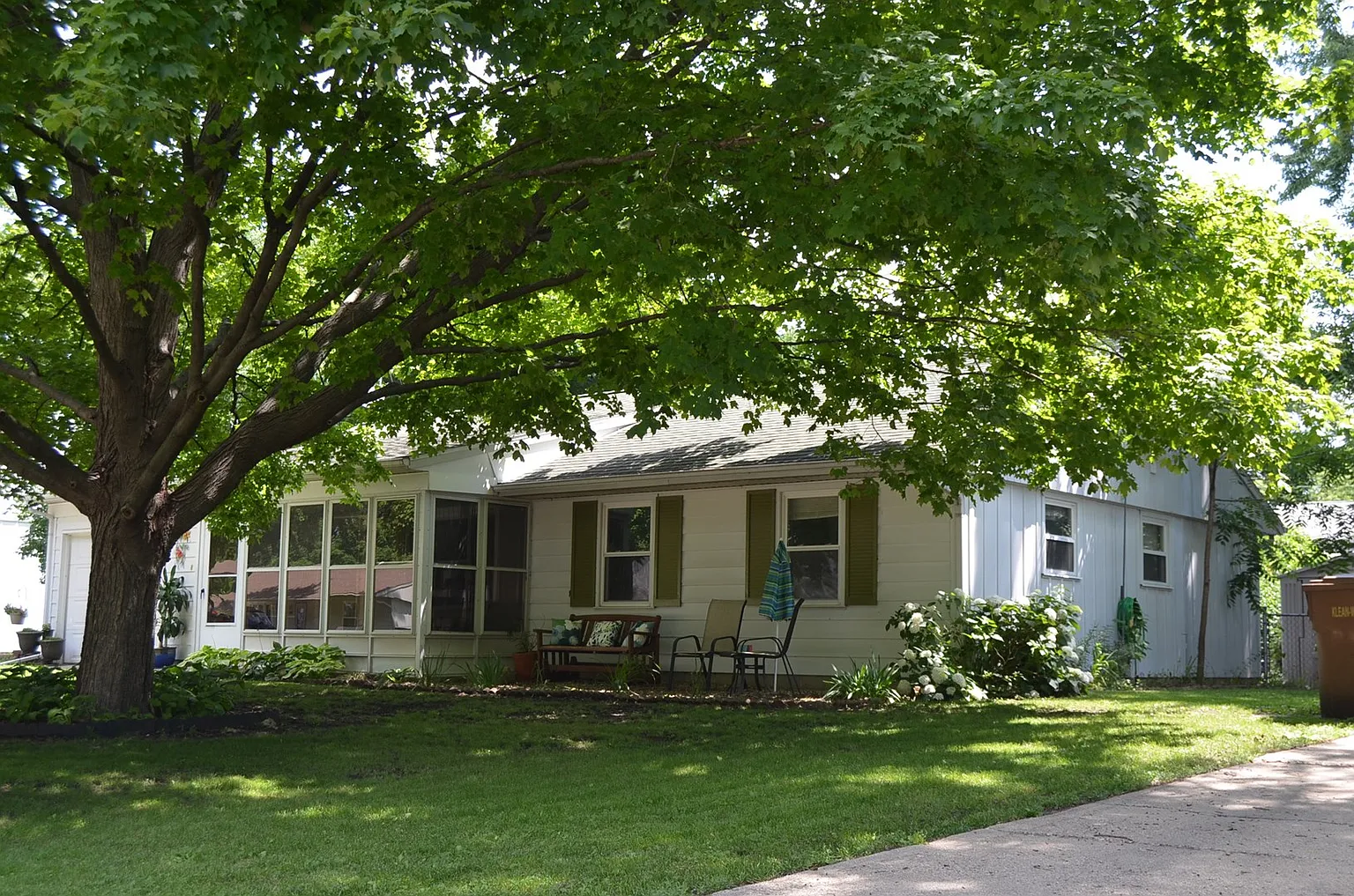 806 Bellepark Dr photo 1