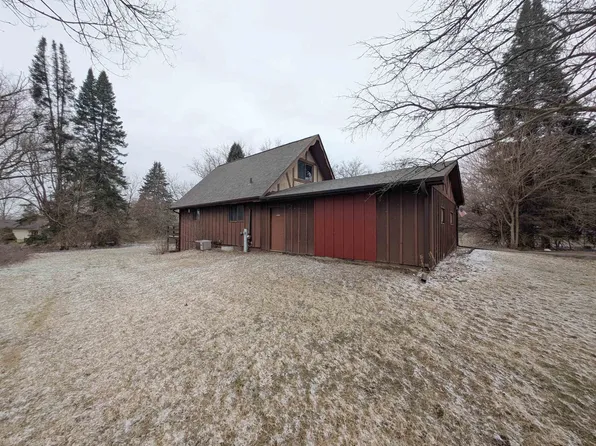 404 Atlantic Dr NE, Poplar Grove, IL 61065