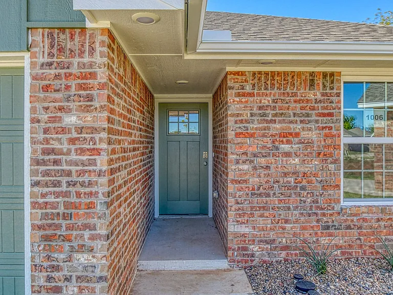 1006 Varenna Ln — Photo 3