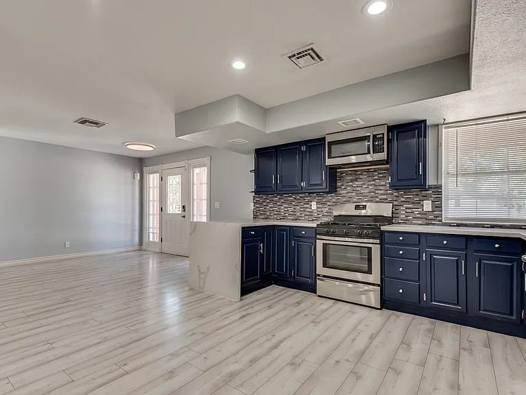 8626 Haven St — Photo 2