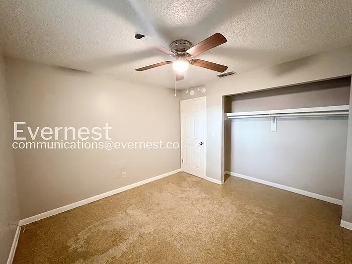 3058 Saint Paul Dr — Photo 12