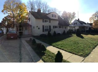 9229 Wooden Bridge Rd, Philadelphia, PA 19114