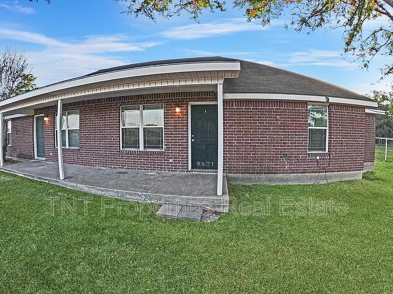 9871 Riskys Ranch Dr — Photo 1