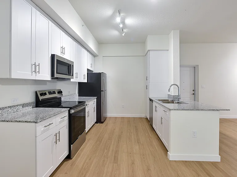 Gateway Luxury Apartments — Photo 19
