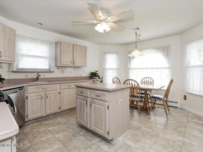 10 Thronbury Court, Toms River, NJ, 08757