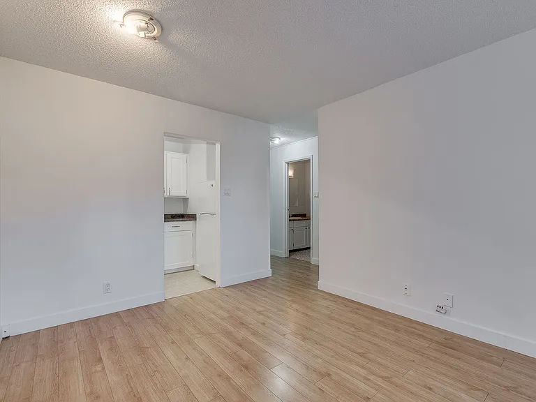 695 SE Marine Dr #605 — Photo 35