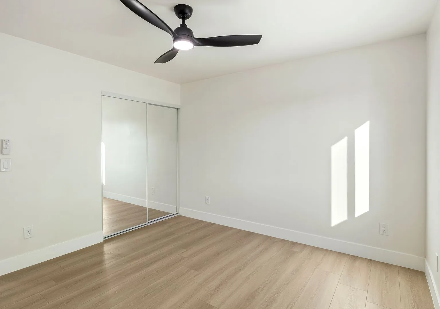 GS - 3129 Emerson — Photo 3