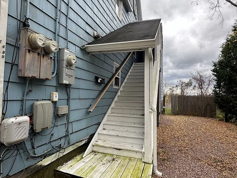340 Manhattan Dr — Photo 5