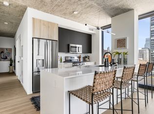 160 N Morgan St #1611, Chicago, IL 60607