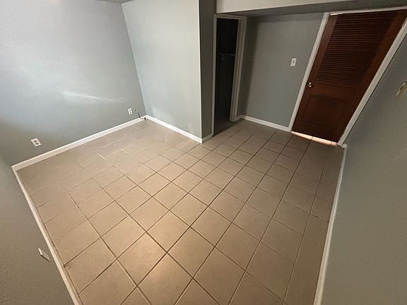 4th image of 3346 SE Hawthorne Blvd #B