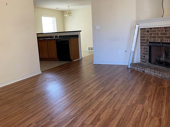 3rd image of 10071 Mill Hill Ave