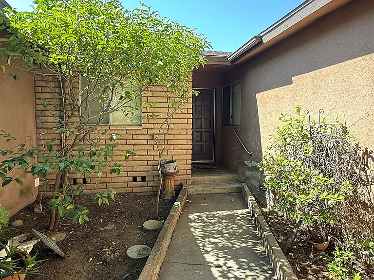 1632 Dennis Ave — Photo 2