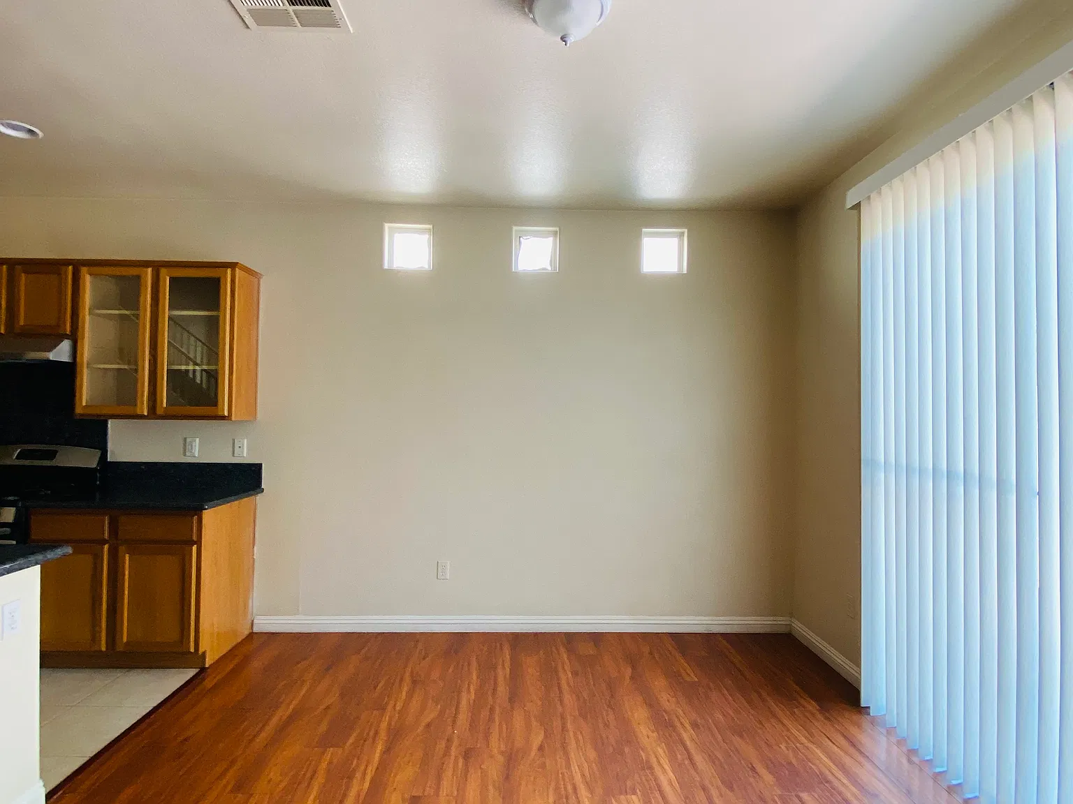 4 bed, 1828 sqft, $2,095 — Photo 3