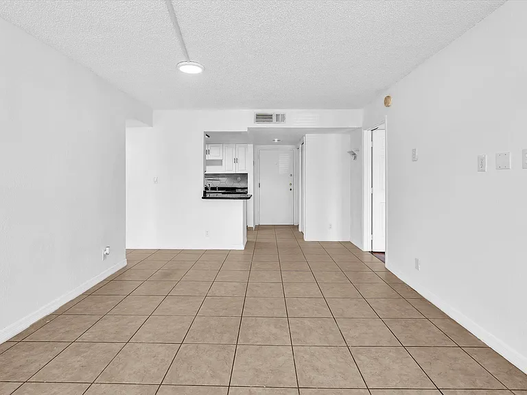 220 Lakeview Dr #210 — Photo 15