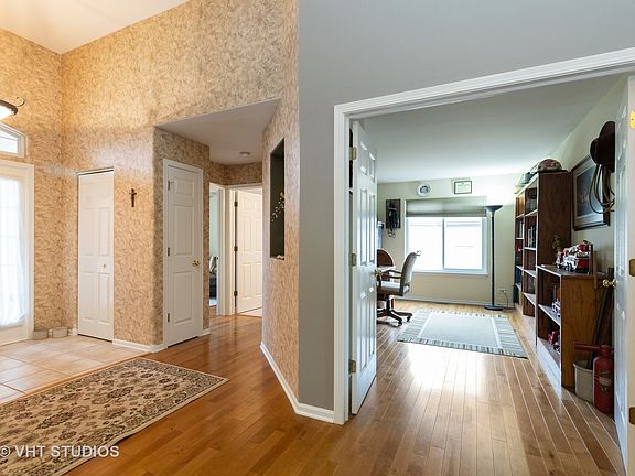 3rd image of 1478 Hawksley Ln