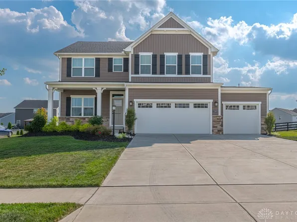 2390 Hawes Dr, Beavercreek, OH 45434