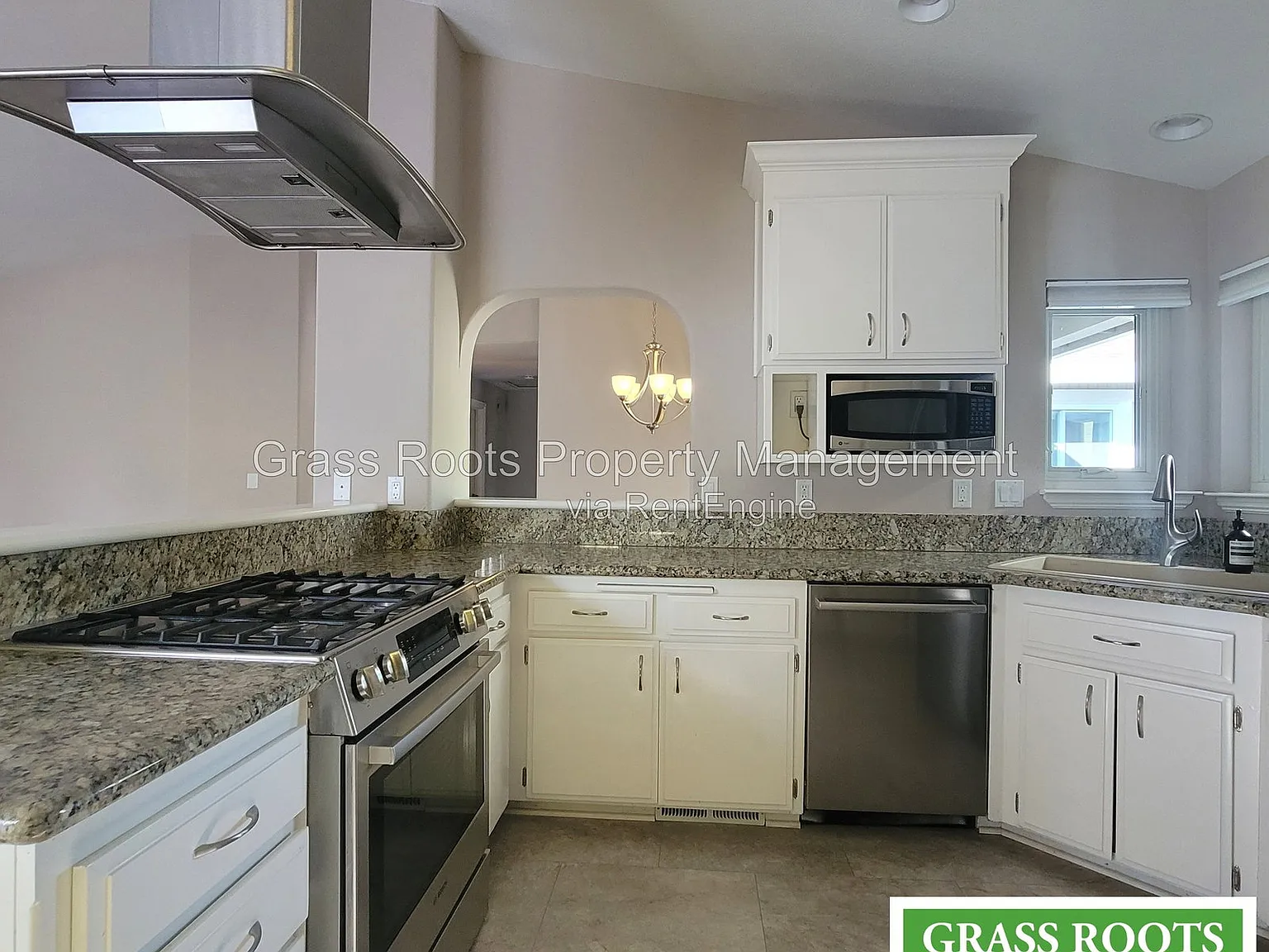 3 bed, 2.0 bath, 1929 sqft, $3,100 — Photo 4