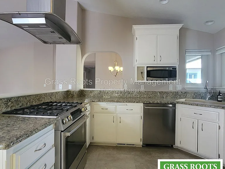 12061 Lake Wildwood Dr — Photo 4