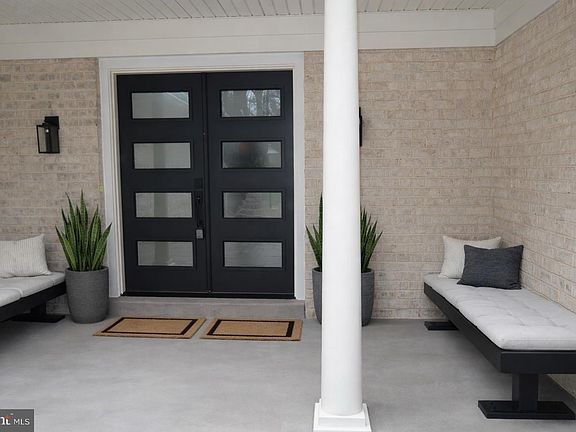 3rd image of 765 Witmer Rd