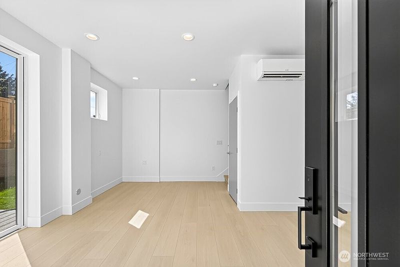 4th image of 1218 NE 100th Street