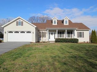 107 Berkeley Ave, Grottoes, VA 24441