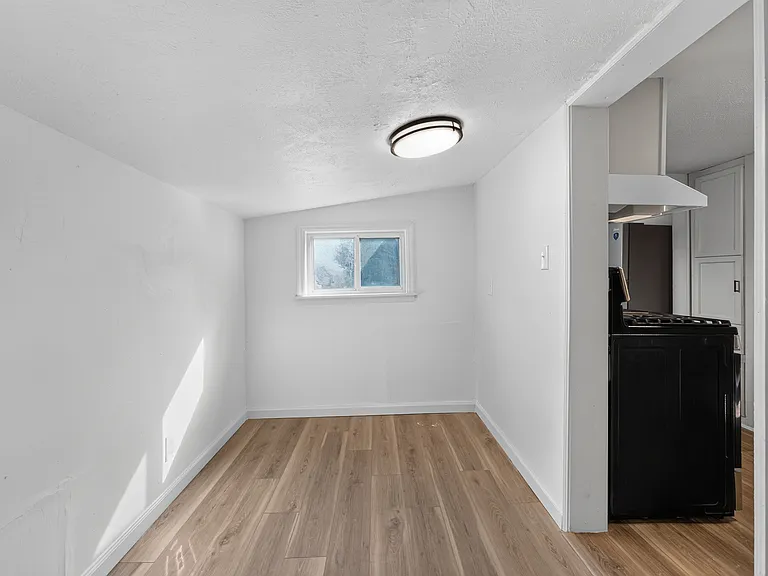 138 Austin Ave — Photo 31