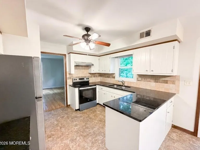 104 Wexford Way — Photo 21