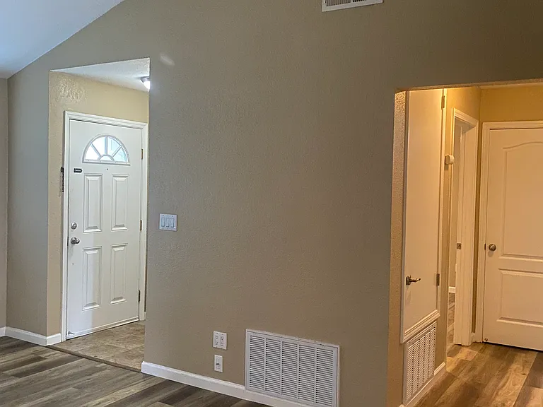 1177 Norwegian Ave — Photo 5