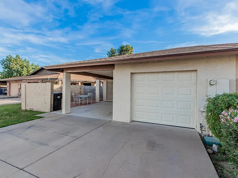 1949 E Inverness Cir — Photo 22