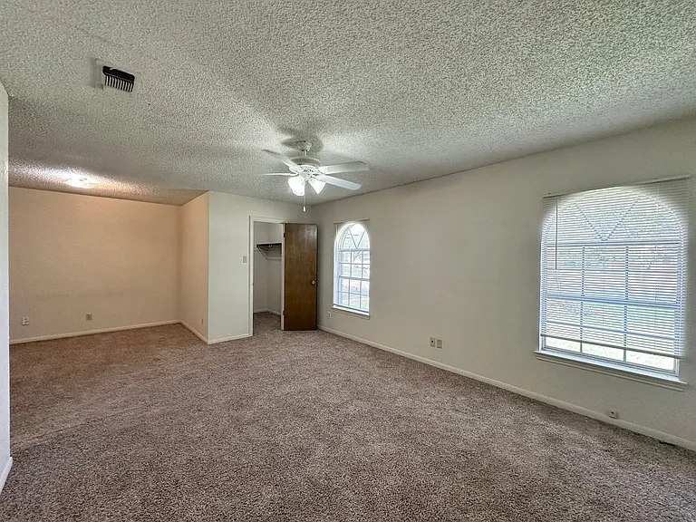 2408 Lake Rd — Photo 25