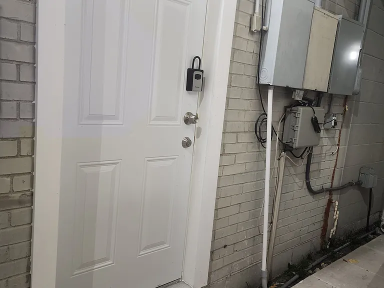 7915 Croton Ave #1 — Photo 27