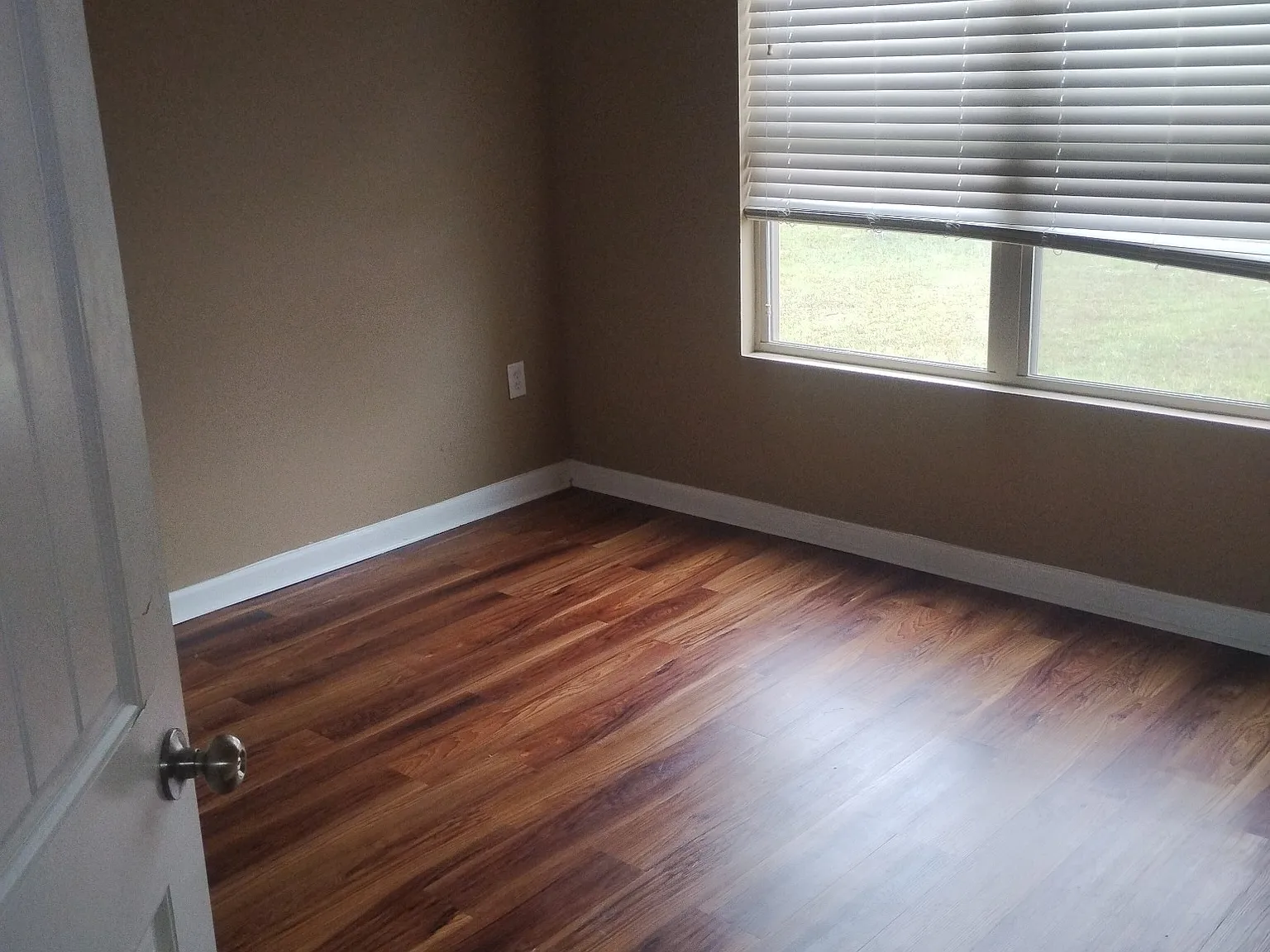 211 Lace Dr — Photo 4