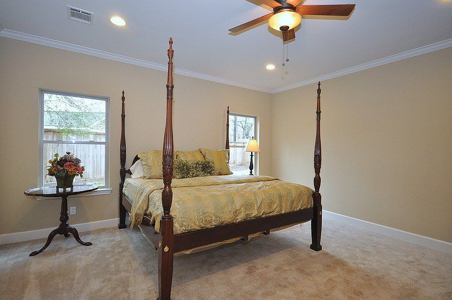 2nd image of 1642 Richelieu Ln