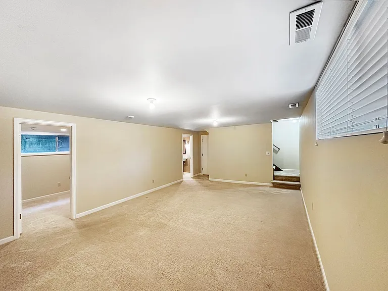 1253 NE 104th St — Photo 13