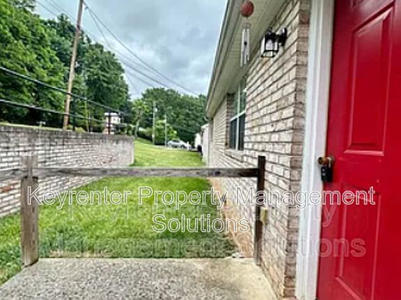 2nd image of 117 Olive St APT 12