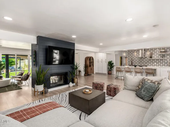 8112 N 10TH Place, Phoenix, AZ 85020